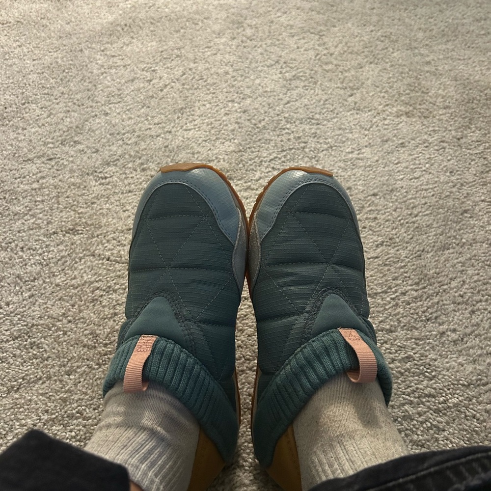 Teva Women's Slippers - Teal and Pink